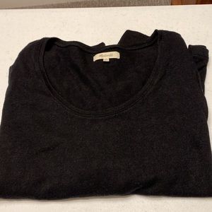 New without tags.   Never worn!   Madewell Sweater-  Black XL.